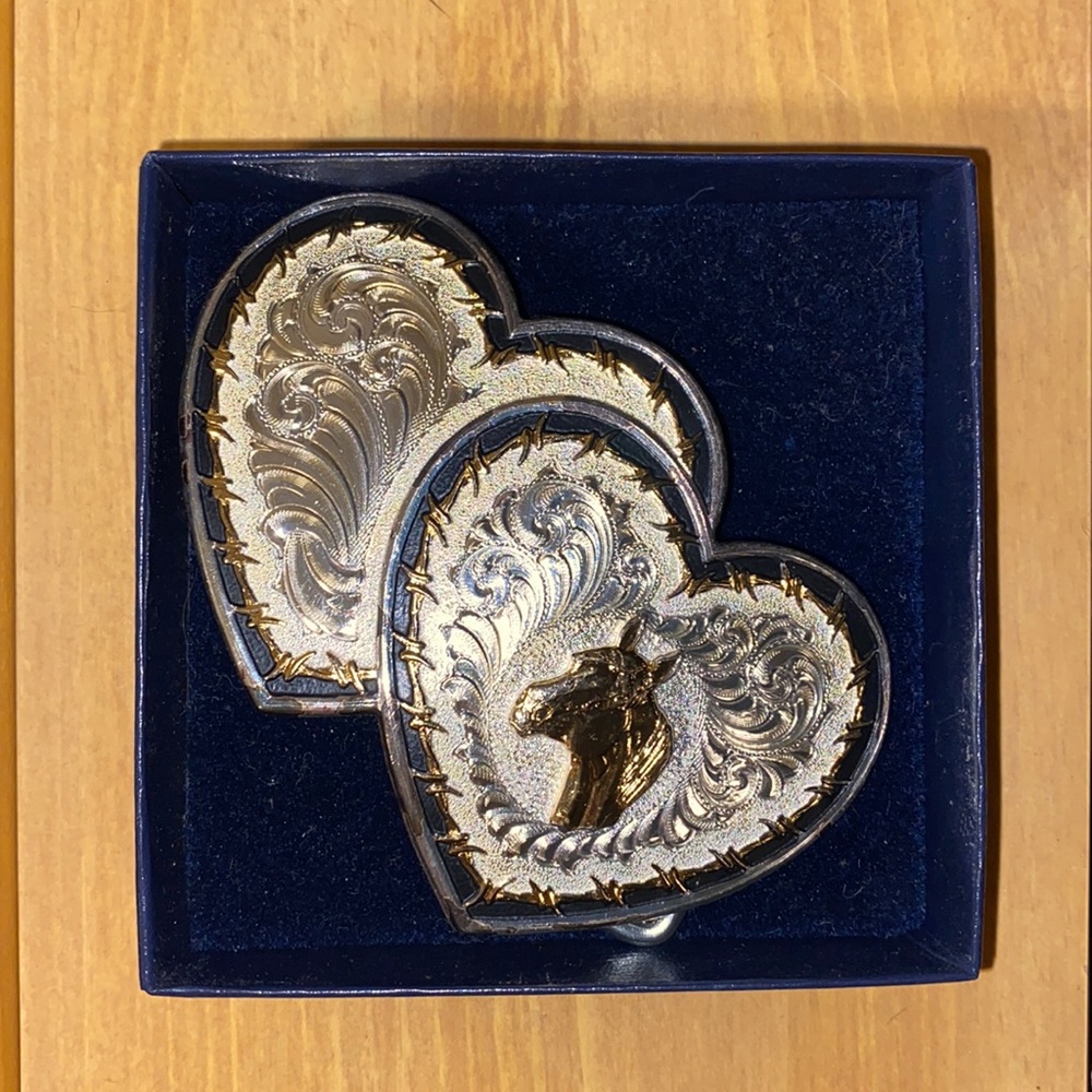 Montana Silversmiths Belt buckle
